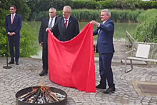 Президент Чехии прилюдно сжег трусы