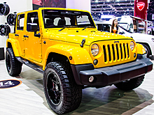 Внедорожники Jeep подорожали в России на 500 тысяч рублей