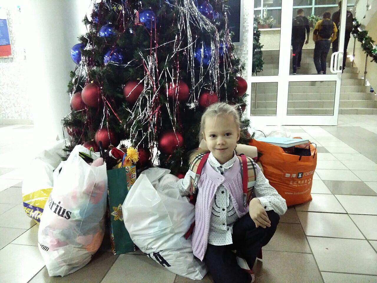 Жители Лианозова отправили детям-сиротам из Рязанской области новогодние подарки