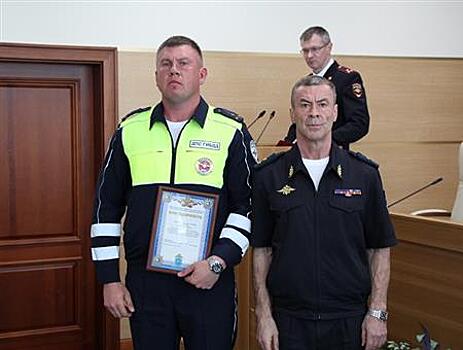 Начальник ГУ МВД по Самарской области наградил сотрудников - участников спартакиады к 100-летию "Динамо"