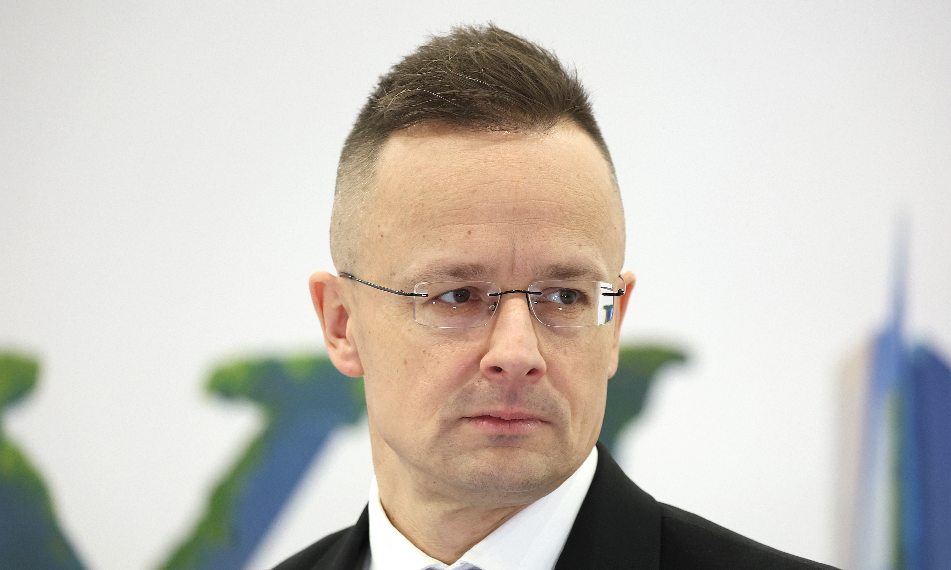 Сийярто: Венгрии не требуется разрешение ЕС на поездки Орбана в Москву