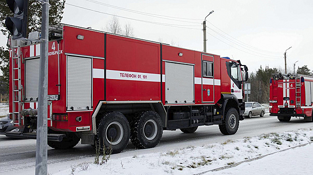 В Ноябрьске загорелся табачный магазин