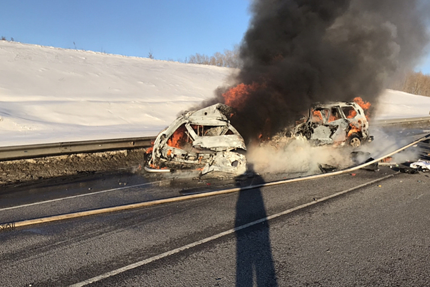Выживших в аварии нет. Почему «Лексус» выехал на встречную полосу, неизвестно