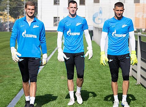 МАЛАФЕЕВ: Почему молодые вратари не закрепляются в «Зените»? Я не смогу ответить. Надо приглашать еще одного опытного голкипера