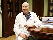 Академика Владимира Порханова наградили медалью за развитие онкохирургии