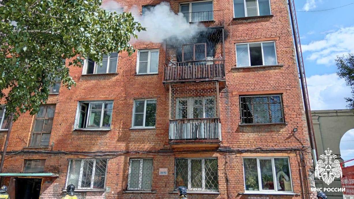 Подросток в Новокузнецке обгорел в результате устроенного им же пожара в квартире