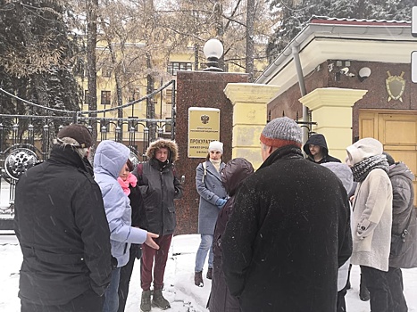 Нижегородцы принесли в прокуратуру более 5 000 подписей за отмену QR-кодов