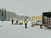 На Театральной площади начали устанавливать горки