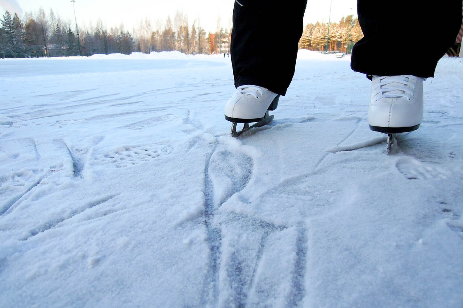 Во Владивостоке школьница провалилась под лед