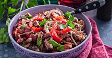 Вкусный, сытный и быстрый в приготовлении салат «Тбилиси». Все, кто пробовал это блюдо, просят поделиться рецептом!
