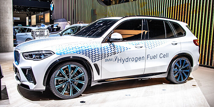 Водородный BMW X5 появится в 2022 году