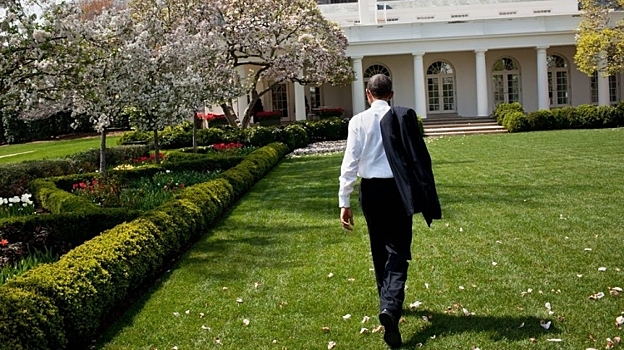 Обама может вернуться в политику к следующим выборам президента, пишут СМИ