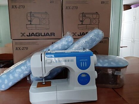 Неравнодушные жители округа подарили швейные машинки Академии дизайна и шитья в храме при МГИМО