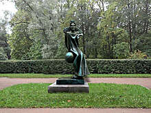 Никас Сафронов раскритиковал макет памятника Инне Чуриковой