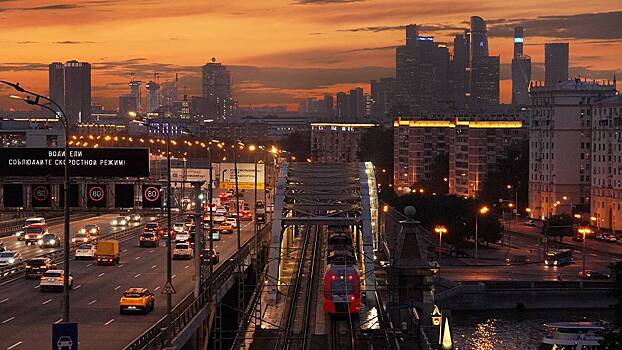 Собянин: новые технологии в Москве помогают экономить ресурсы города