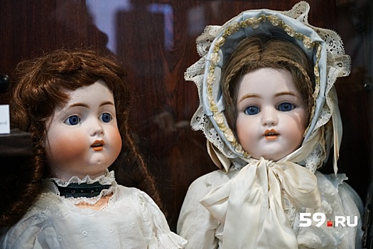 С ними играли дети Николая II. В Пермь привезли уникальные куклы из Царского села