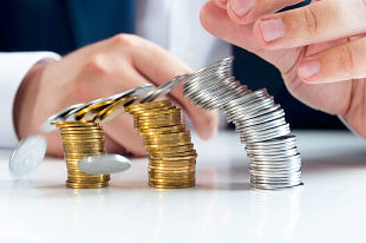 Россияне стали чаще откладывать деньги на "черный день"