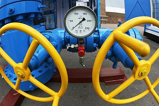 МЭА: РФ в апреле выполнила соглашение по сокращению добычи нефти на 77%