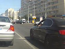 Видео: Ребенок за рулем BMW шокировал водителей в Волгограде