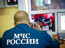 Прохожие потушили автомобиль на севере Москвы