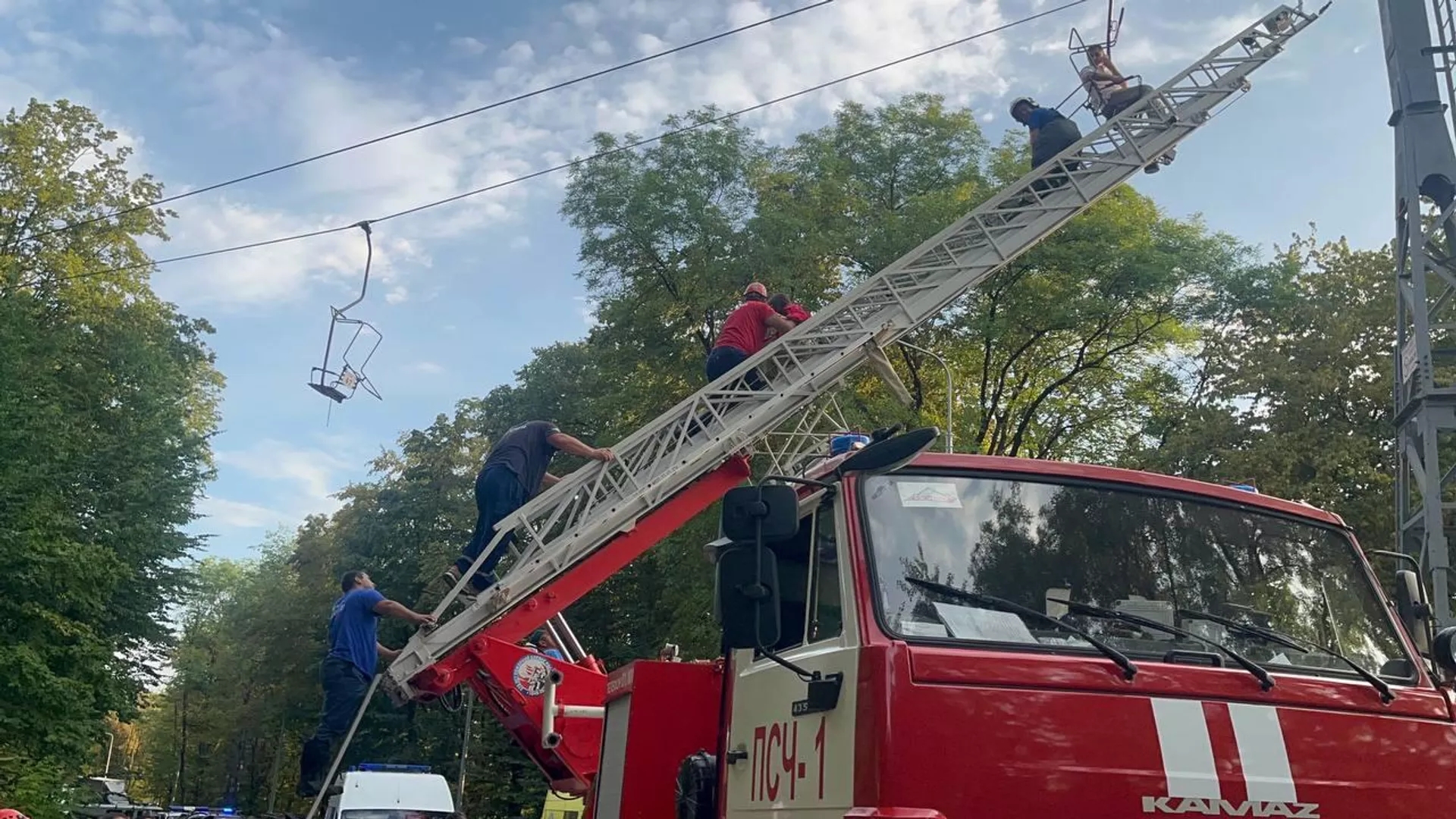 Момент обрыва канатной дороги в Нальчике попал на видео