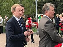 Губернатор Алтайского края возложил цветы к Мемориалу Славы