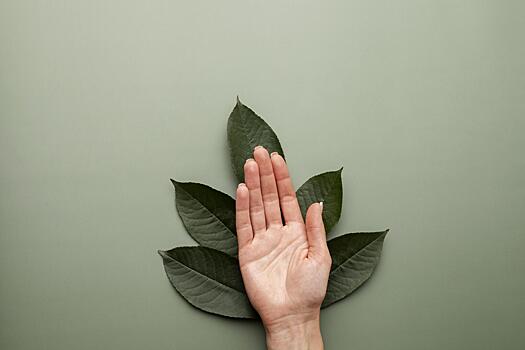 Врач Высоких объяснил, почему постоянно потеют ладони