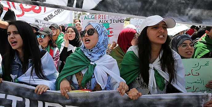 Многотысячная акция протеста началась в Алжире