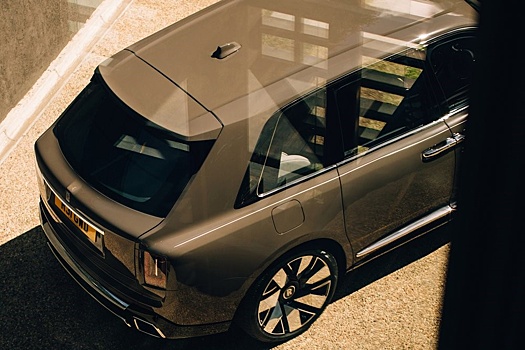 Новые Rolls-Royce Cullinan привезли в РФ