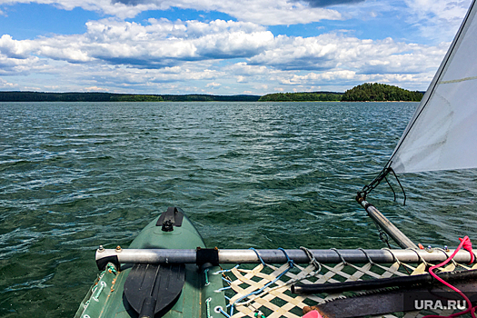 Хозяину загоревшегося на Тургояке катамарана ограничили свободу