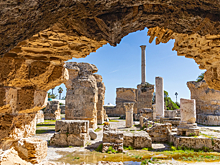 В Карфагене нашли редкую мраморную маску финикийской женщины