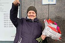 Московский блогер собрала с помощью подписчиков деньги на квартиру омской пенсионерке, живущей в цистерне