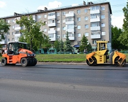 В Уфе автомобилистов просят не заезжать на свежеуложенный асфальт