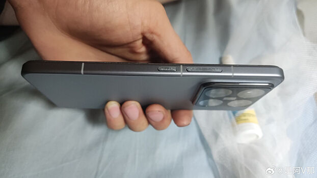 У Xiaomi 15 и 15 Pro вздувается аккумулятор