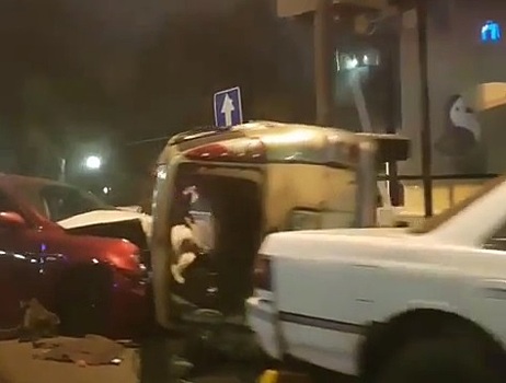 Шокирующее ДТП с переворотом произошло во Владивостоке — видео