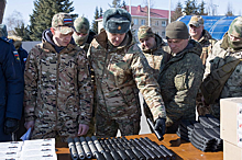Губернатор Тульской области Алексей Дюмин передал военным новую партию техники и оборудования