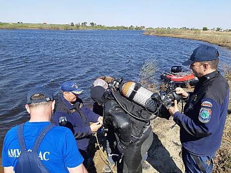 Водолазы нашли тело пропавшего на озере под Благовещенском рыбака