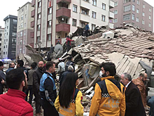 Обрушение шестиэтажного здания попало на видео