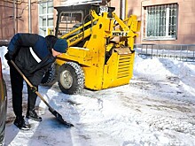 583 дорожных рабочих вышли на уборку снега в Челябинске