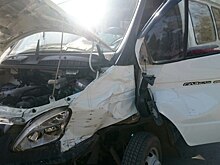 Пассажир и водитель маршрутки пострадали в ДТП в Бердске: на месте работает скорая
