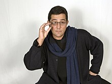 Ведущий шоу «Своя игра» Петр Кулешов назвал необычную причину возникновения мантий на игроках