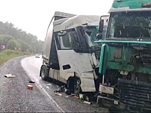 Две фуры столкнулись во время ливня в Нижегородской области