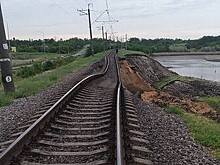 На Украине приостановили движение ряда поездов после разрушения ГЭС