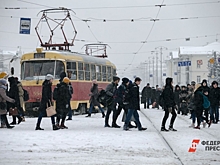В Екатеринбурге из-за мощного снежного циклона парализована работа транспорта