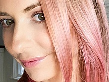 Звезда «Баффи» Сара Мишель Геллар перекрасилась в розовый цвет