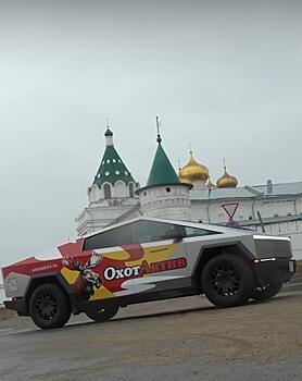 Костромской миллионер возит на Tesla Cybertruck охотников и рыболовов