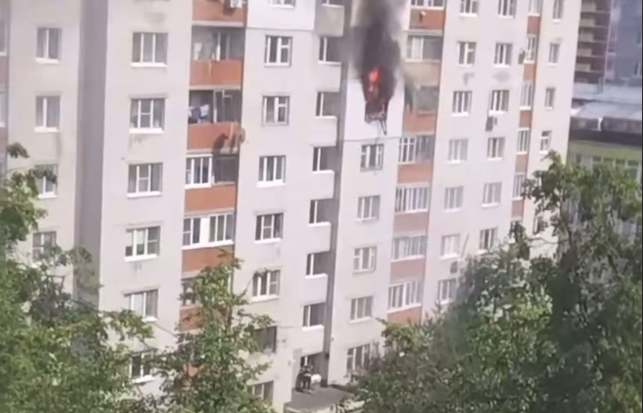 В Нижнем Новгороде, предварительно, два человека пострадали при пожаре в многоэтажке