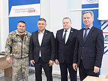 Глава Чебоксар Владимир Доброхотов вместе с Зампредседателя Госсовета Чувашии Виктором Горбуновым и спикером городского Собрания депутатов Евгением Кадышевым провел встречу с секретарями первичных отделений «Единой России»