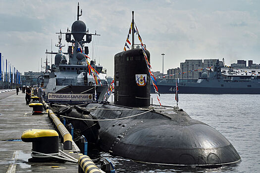 Российская подлодка погрузилась на максимальную глубину в Японском море