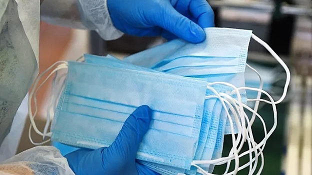 В медучреждения России вернется масочный режим